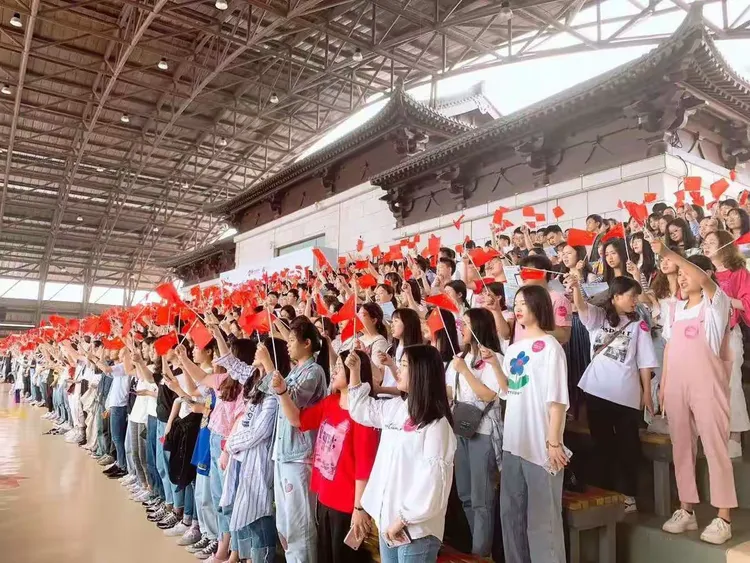 包含筑梦之战，球场上的精彩表现让人心潮澎湃的词条