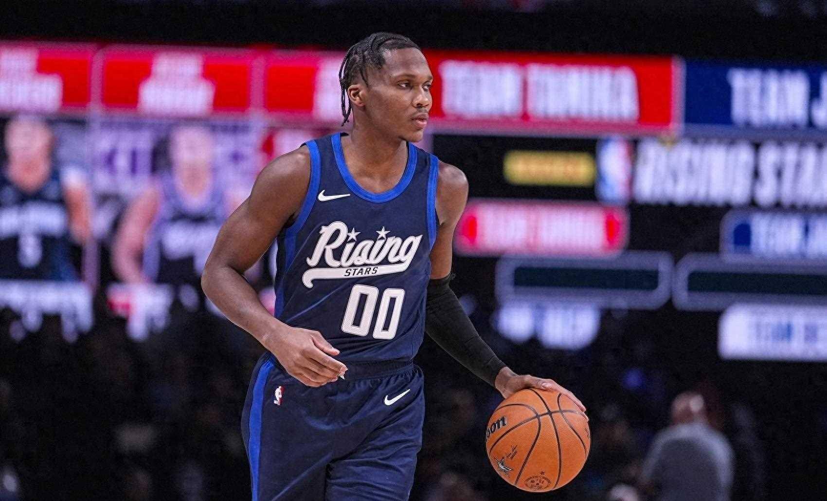 南亚篮球明星斩获赛季MVP