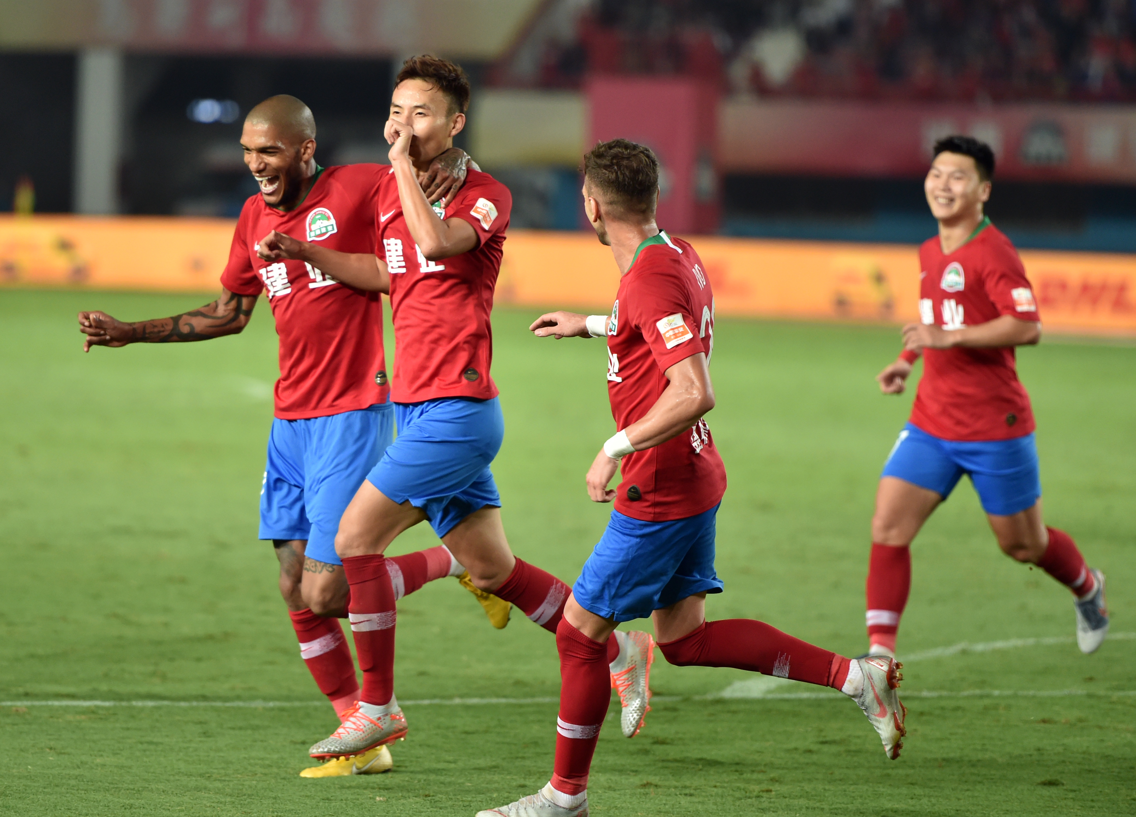 九游娱乐官方-令人失望！华夏幸福主场不敌实力强劲的对手