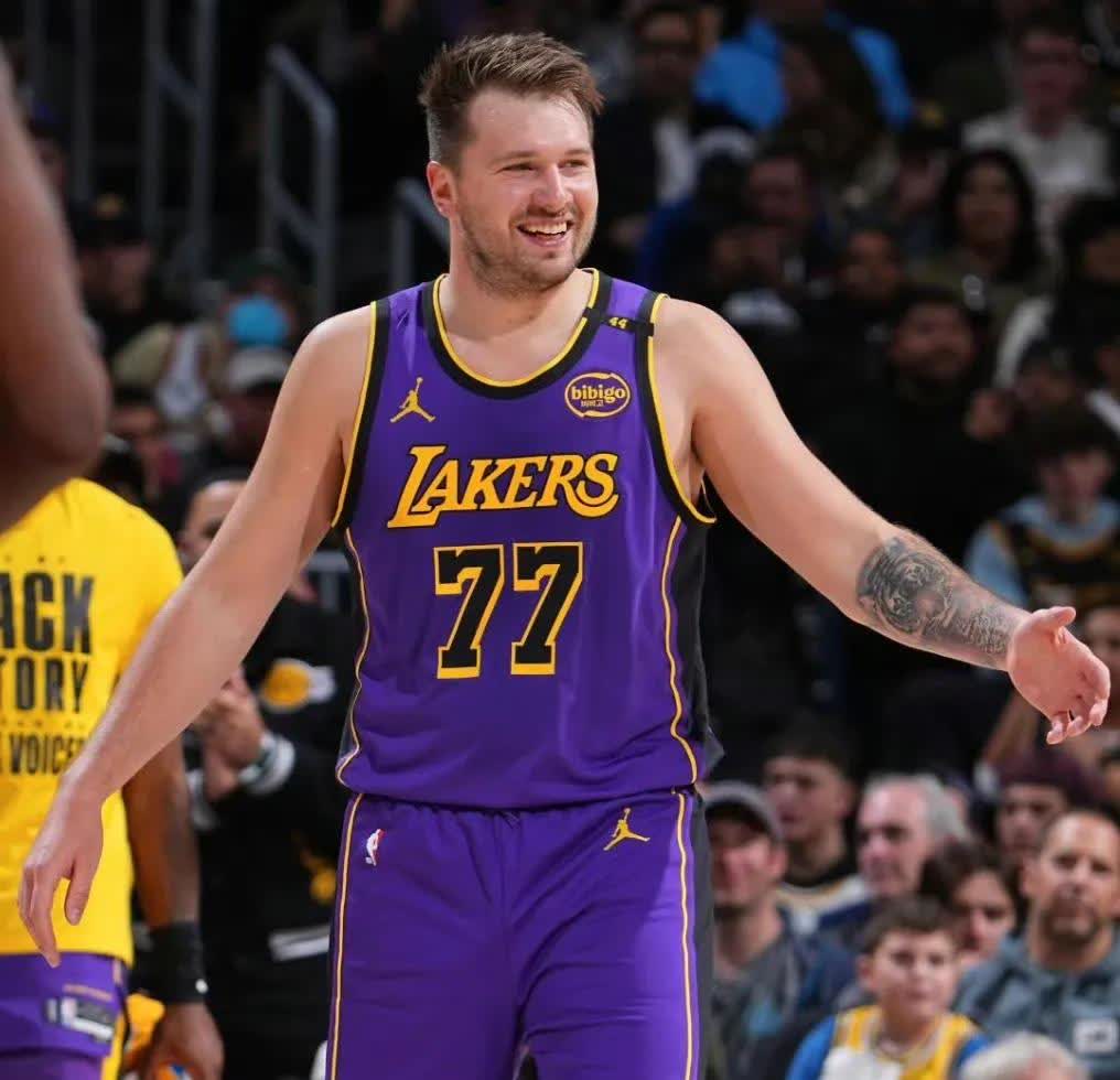 湖人主场力克尼克斯，豪取三连胜