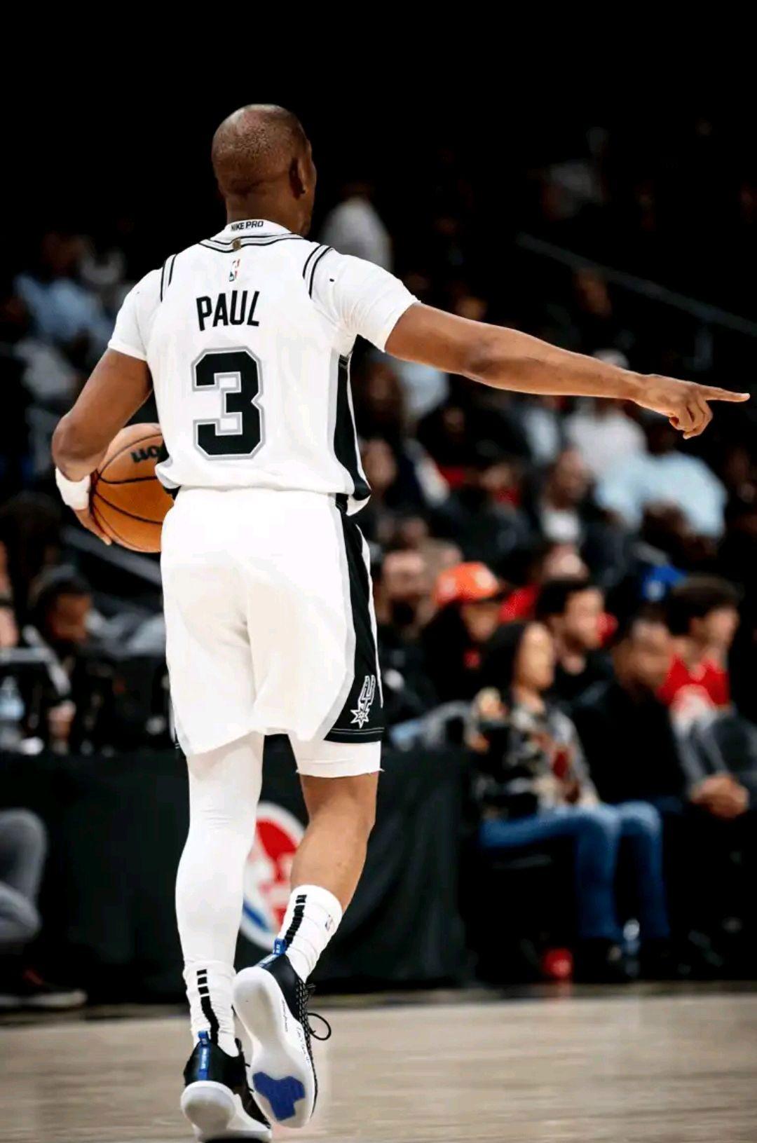 马刺队用篮球表现拯救声名在主场高唱胜歌