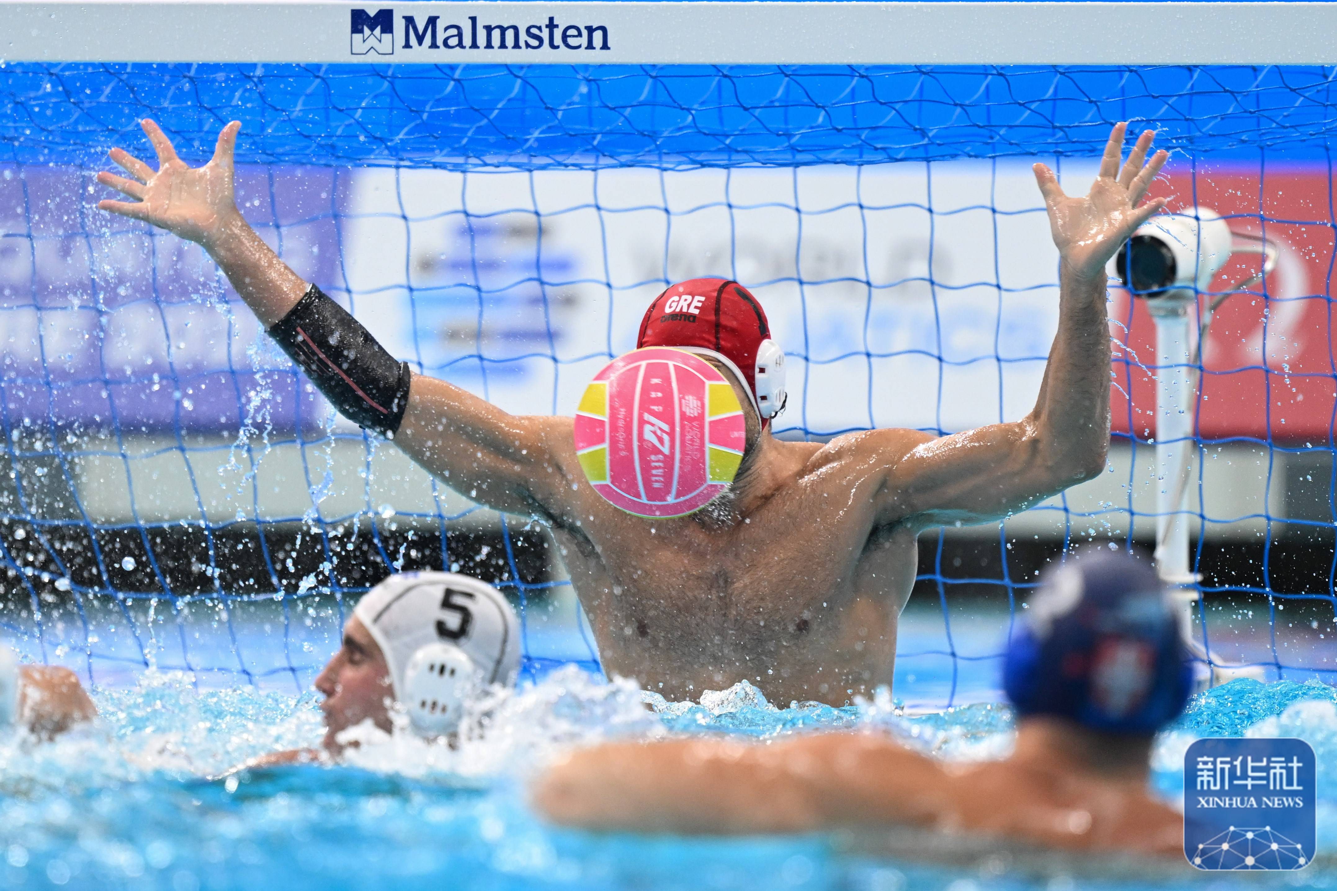 九游体育-塞尔维亚队在场上斗志昂扬，力压对手夺冠