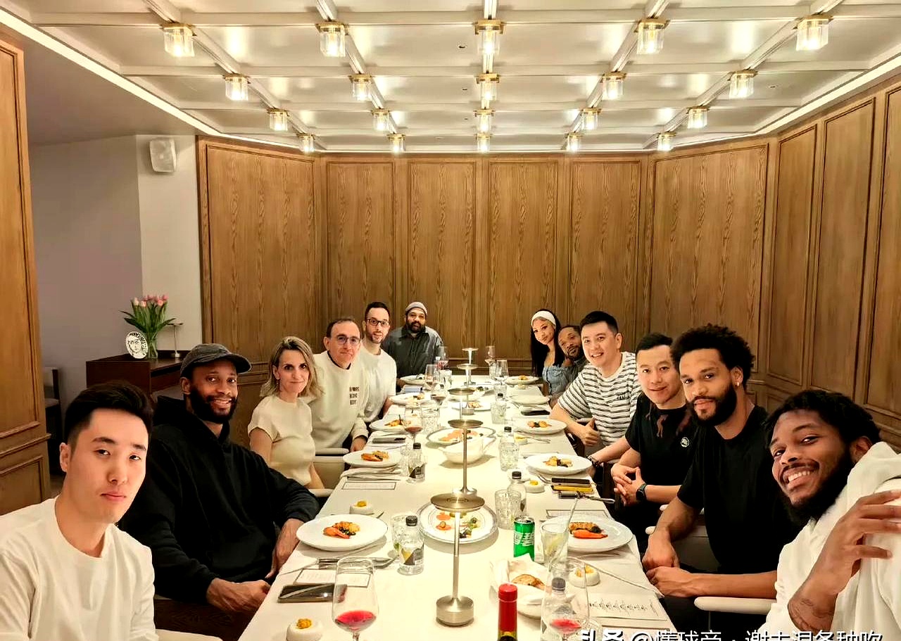 九游游戏-包含里昂球员家属聚会，共同为球员加油的词条