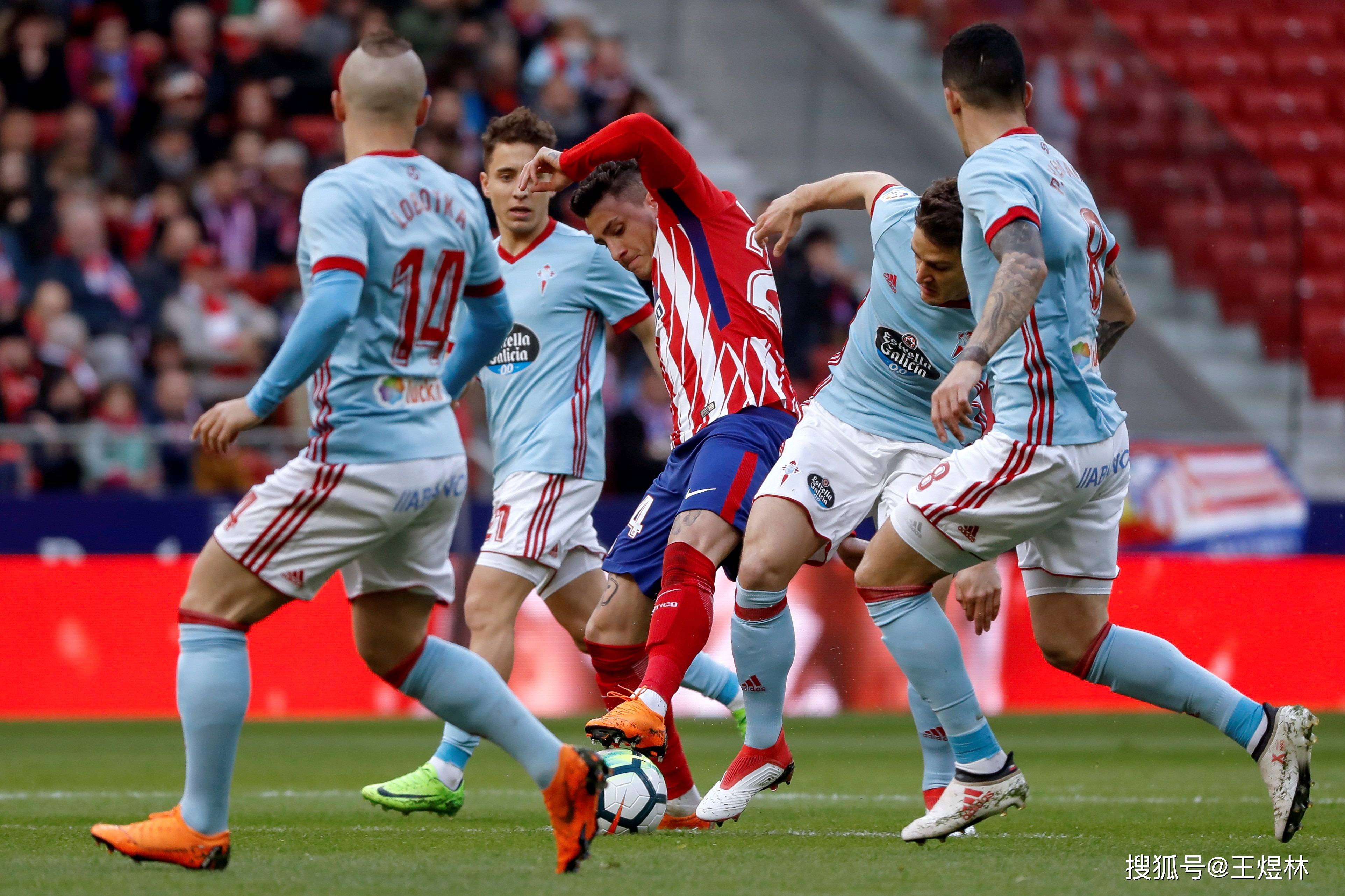 包含实力对决赛场，球队集结备战全力拼争的词条