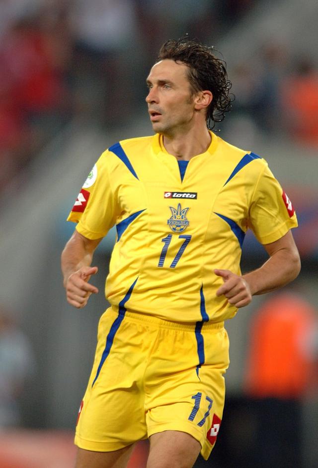 包含瑞士客场战胜乌克兰，小组出线希望重燃的词条