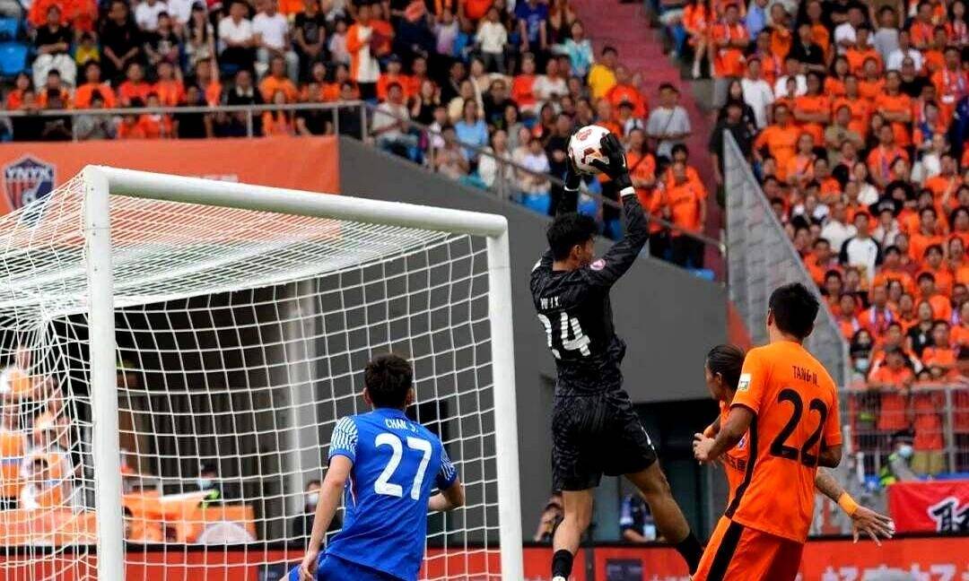 九游娱乐官方-里尔门将再度神勇，逆天扑救帮助球队取胜