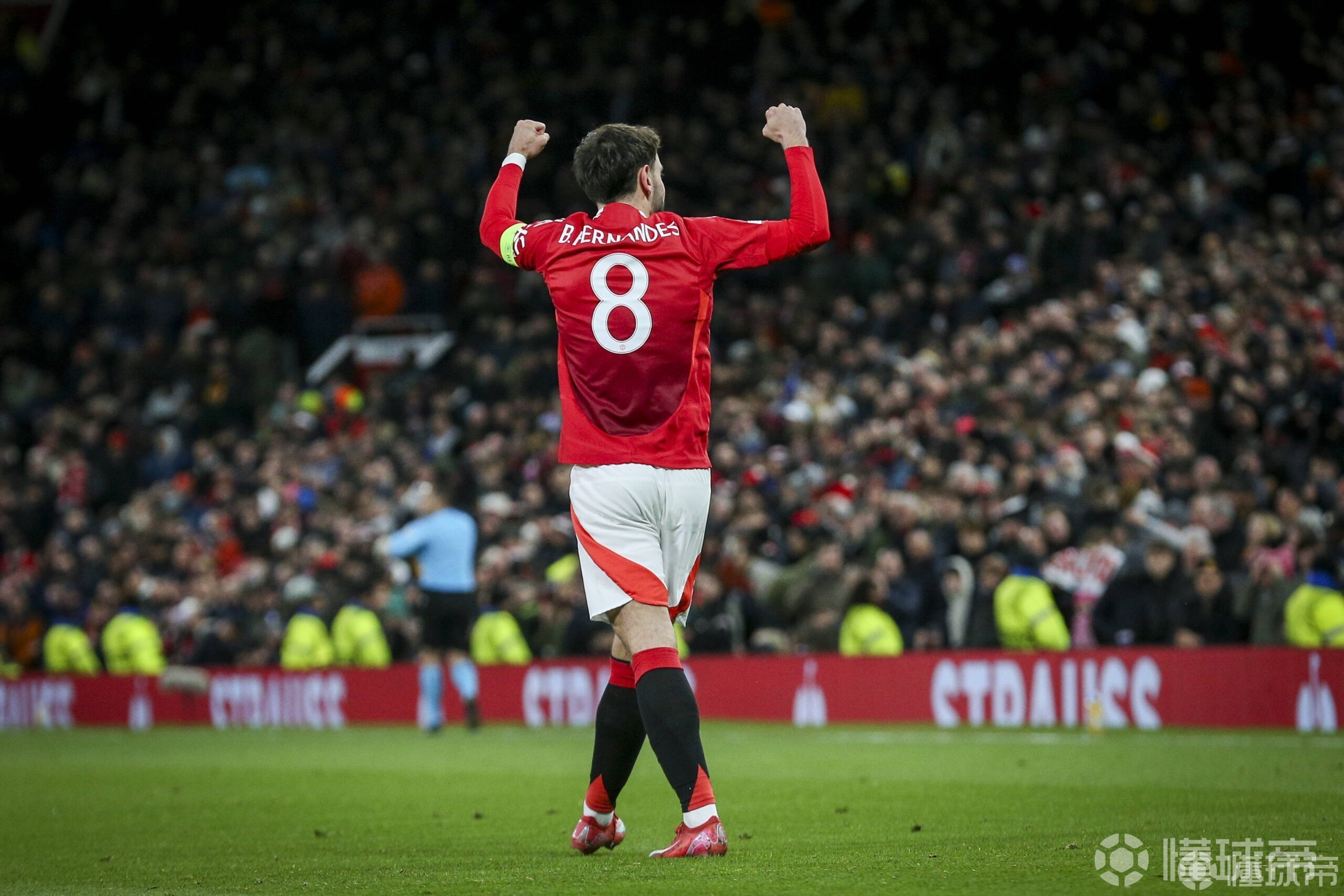 曼联后防线再次遭受批评，需加强防守