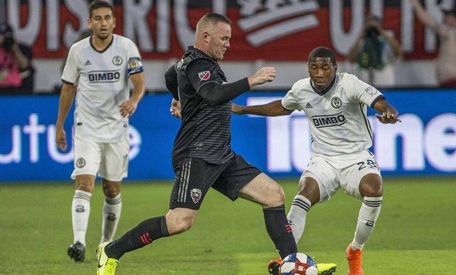 亚眠球队在客场与对手争夺平局，实力均衡