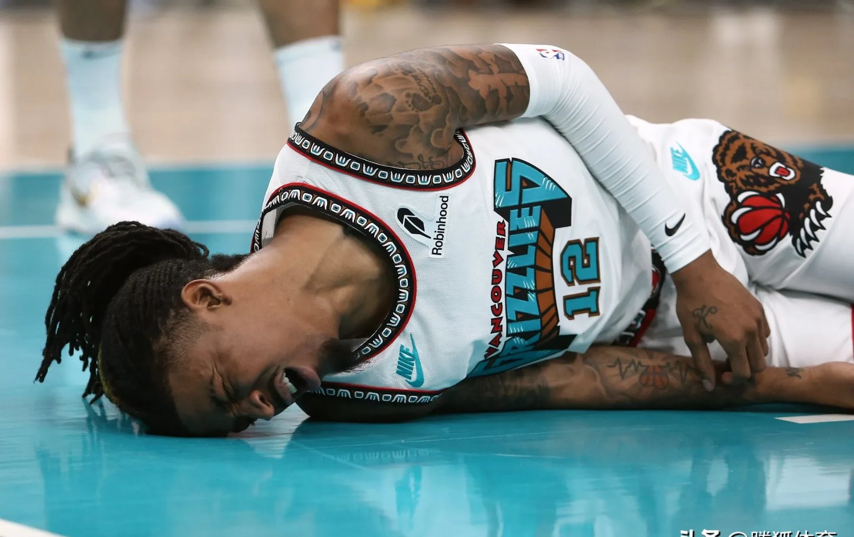 快船后卫受伤病魔困扰，球队战力再受打击