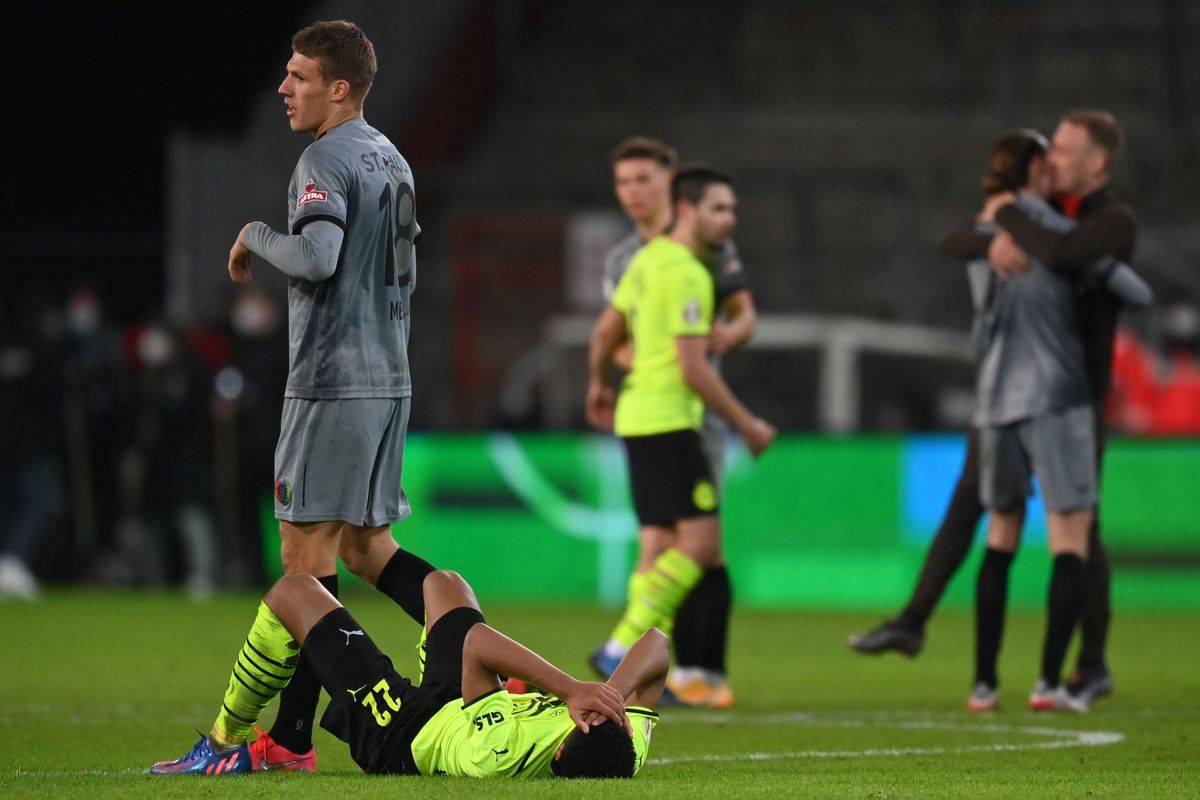 多特蒙德主场失利，德甲榜首位置变数加大