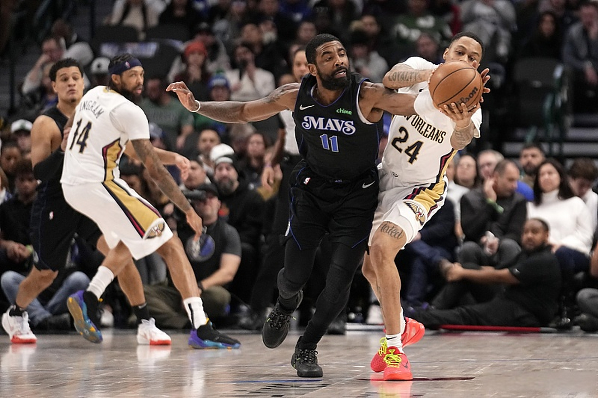 篮网队在主场击败独行侠队，保持不败纪录的简单介绍