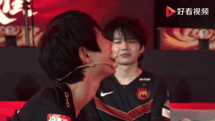 九游游戏-FPX力克DFM，Meiko拿下关键大龙激烈交锋成都决赛之夜，留下经典瞬间