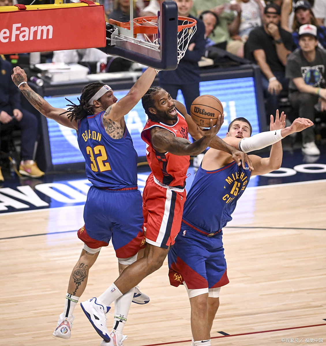 关于NBA球星巨显身手，助球队逆转取胜的信息