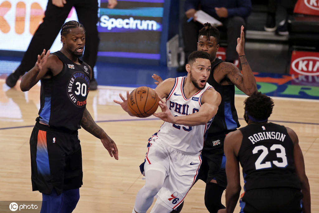 关于76人胜尼克斯，西蒙斯砍下17+13+6的信息