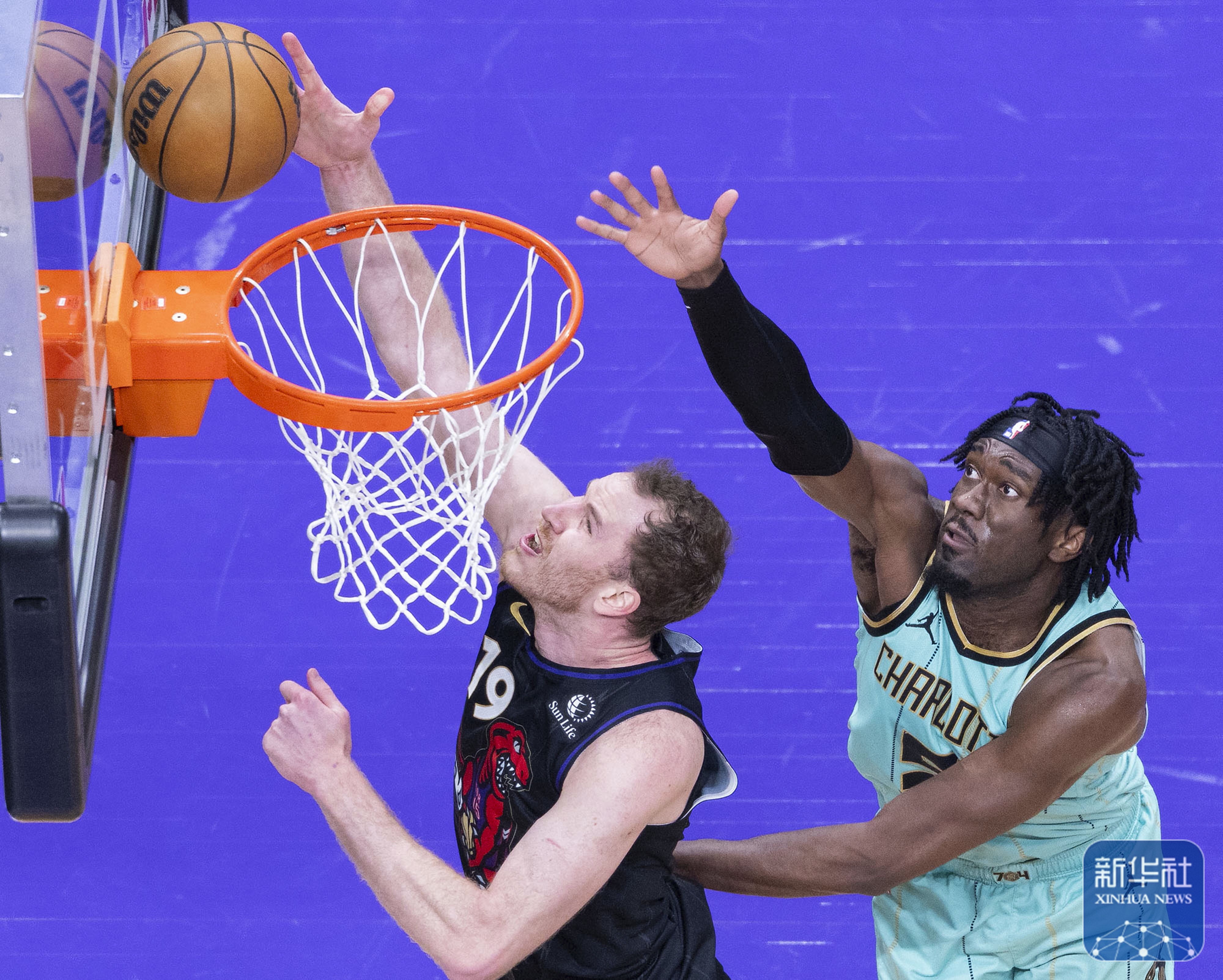 包含猛龙队横扫老鹰队晋级东部决赛的词条