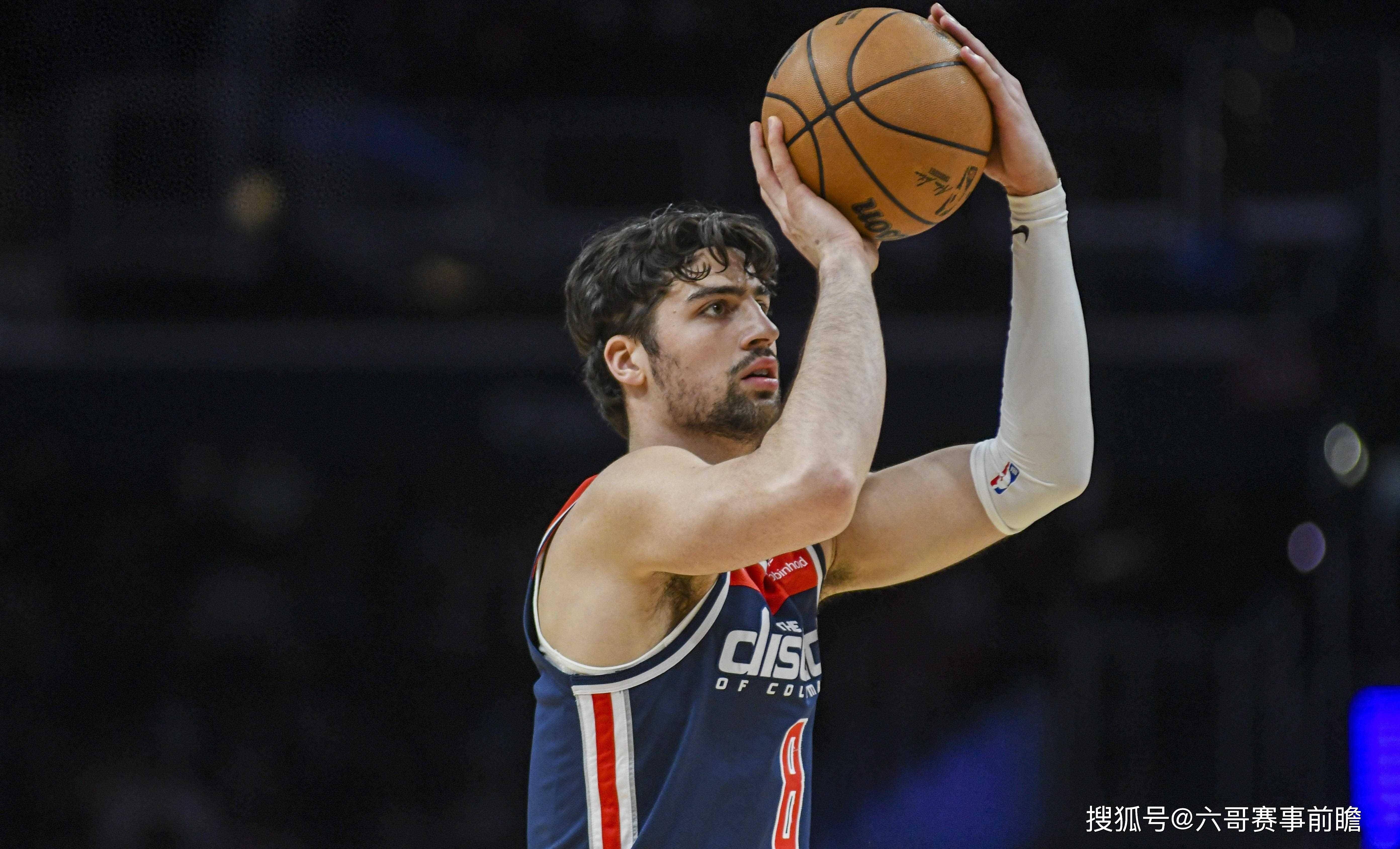 包含鹈鹕队主力球员重伤，球队战线变得薄弱的词条