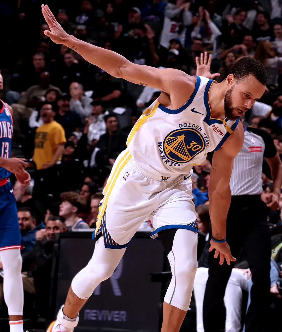 勇士大胜经典战再现，库里三节狂轰48分！