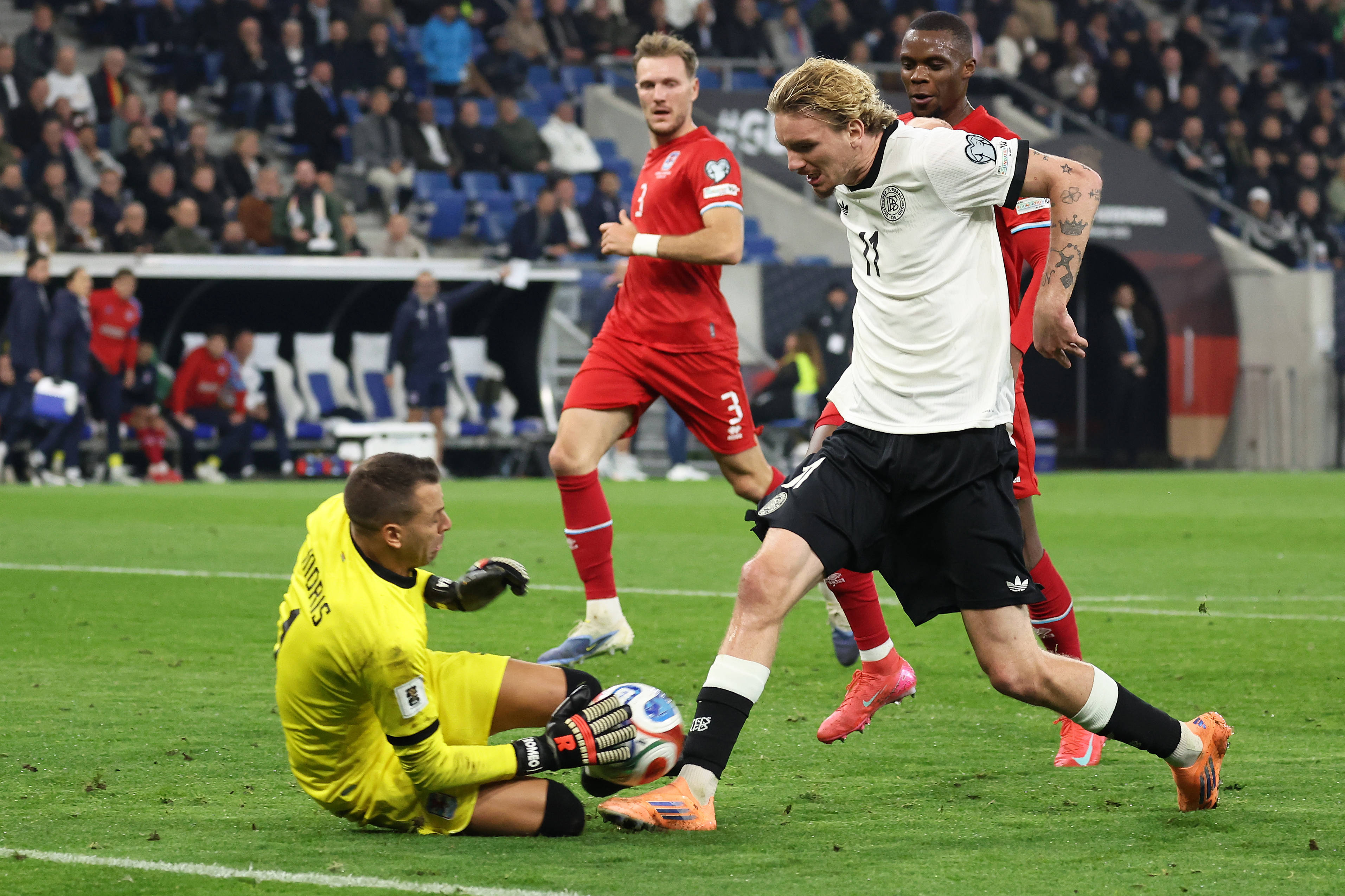 首轮德国足球联赛交锋多精彩瞬间的简单介绍