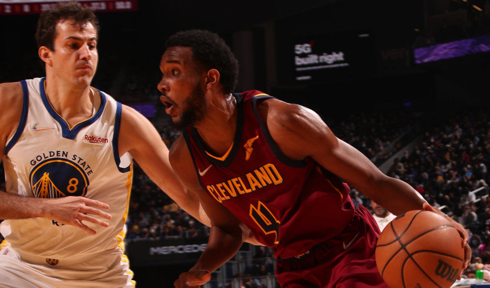 毒蛇单核击败勇士结束两连败