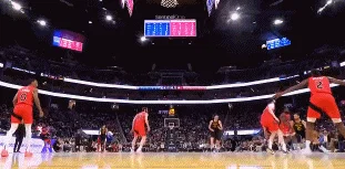 九游体育官方入口-勇士主场对决猛龙，胜者晋级季后赛