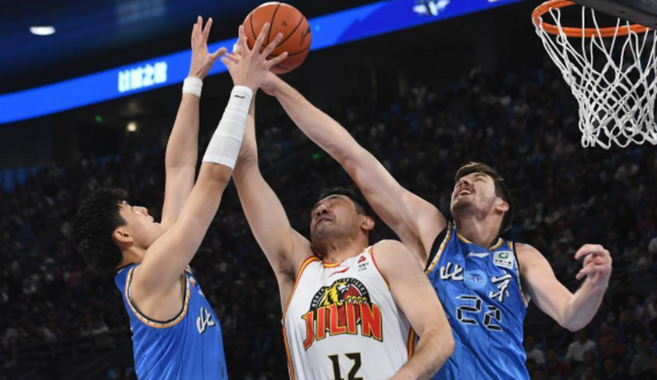 九游体育直播-北京首钢队新赛季挑战难度大增，球员备战艰苦