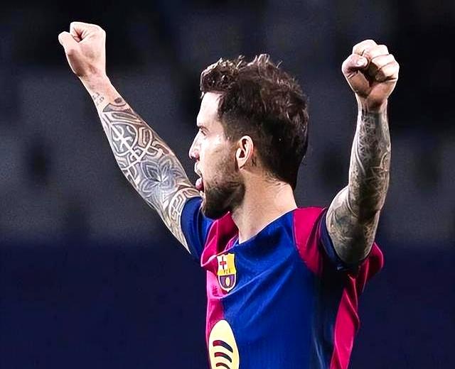 奥萨苏纳豪取胜利，保持不败纪录