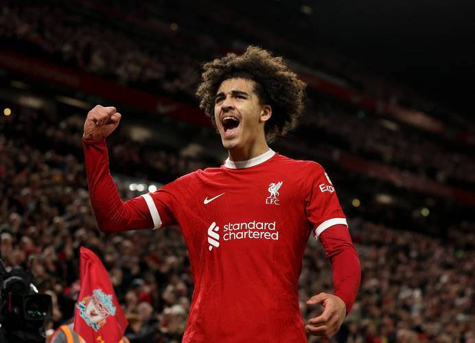 阿尔勒斯主场告捷，保级压力减轻