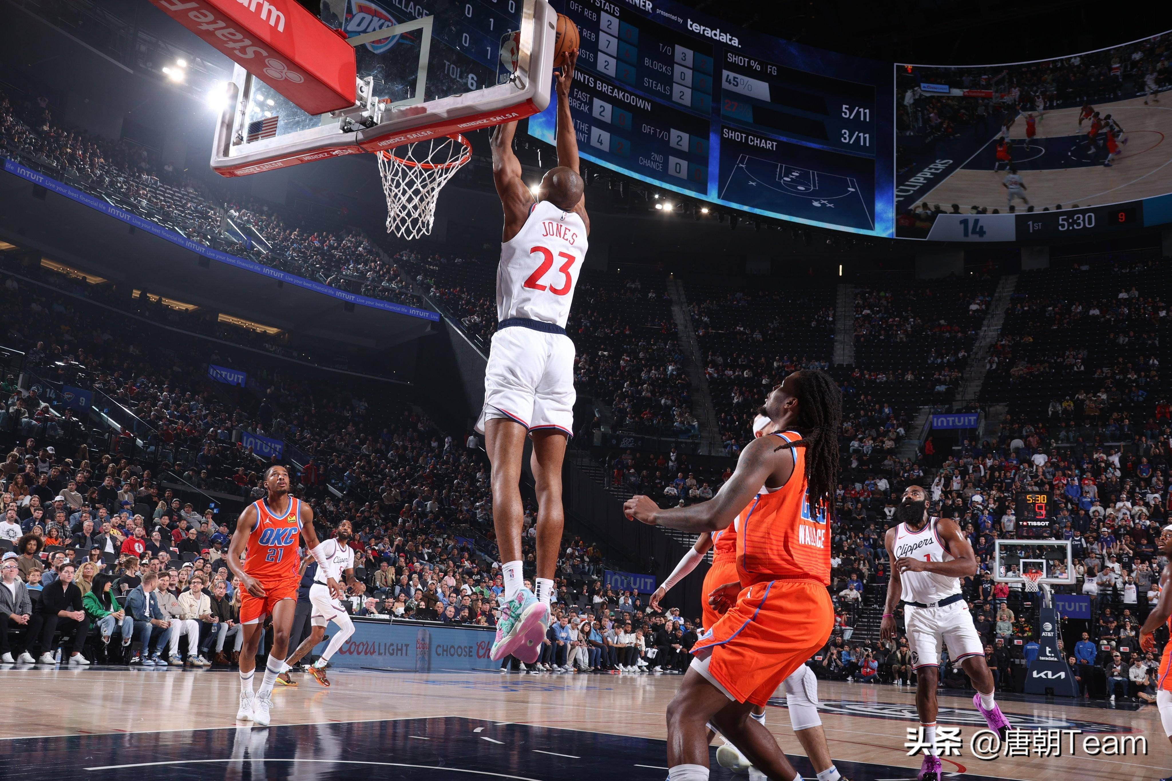 奥格斯堡球队迅速扭转颓势，连胜势头强劲