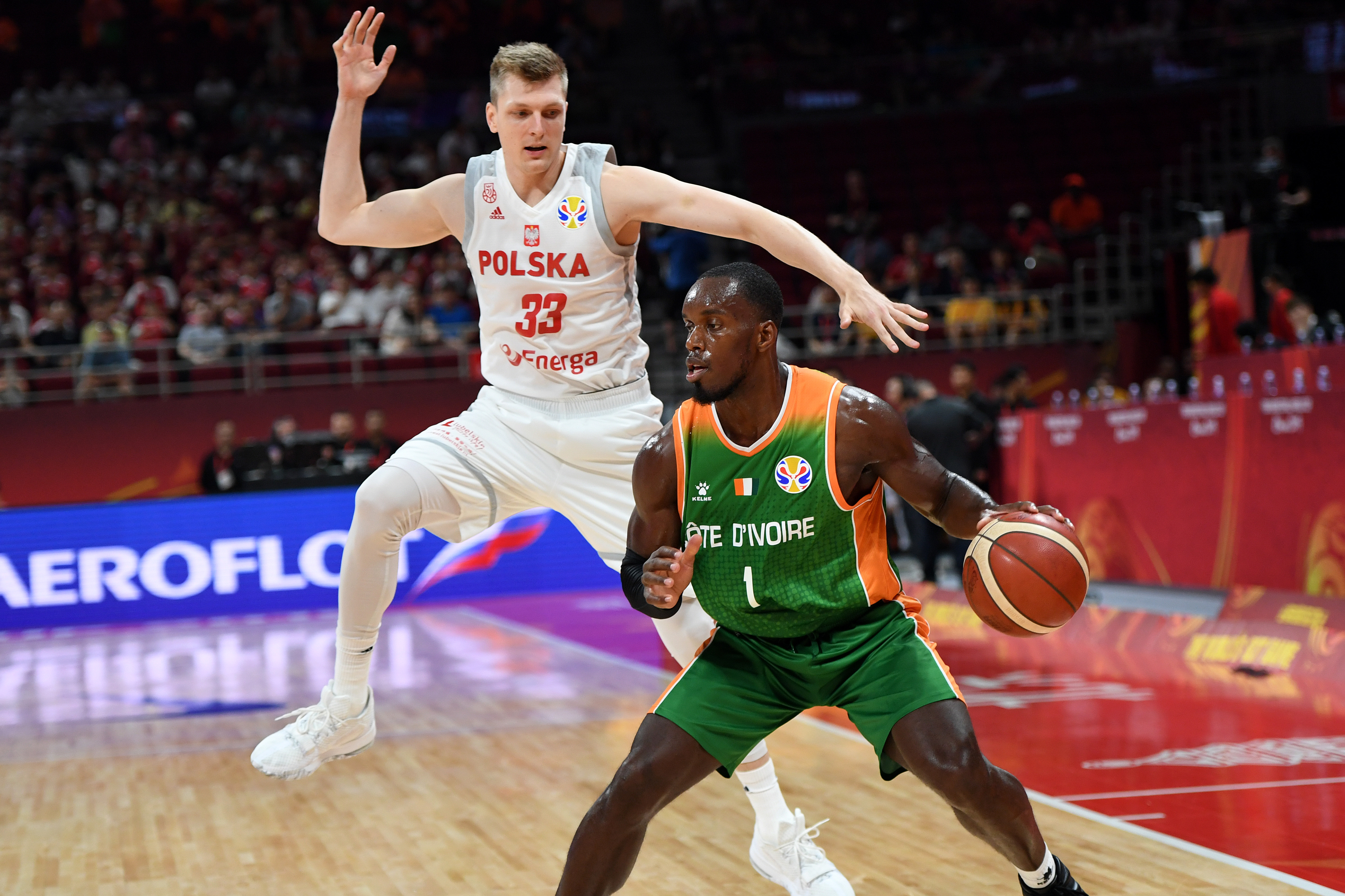 波兰队轻取日本队，波尔扛起全队