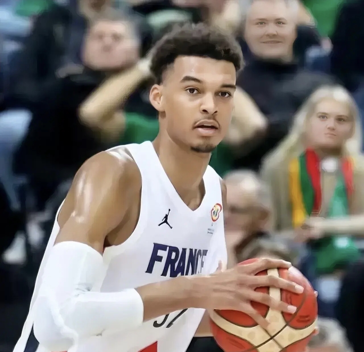 法国队力克中国队,奥恰洛夫扛起全队 法国队力克中国队,奥恰洛夫扛起全队